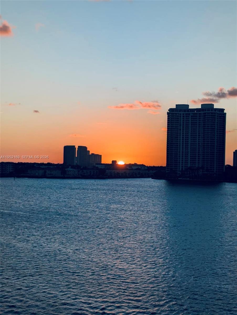 LE LAURIER CONDO - Residential