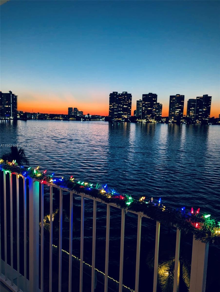 LE LAURIER CONDO - Residential