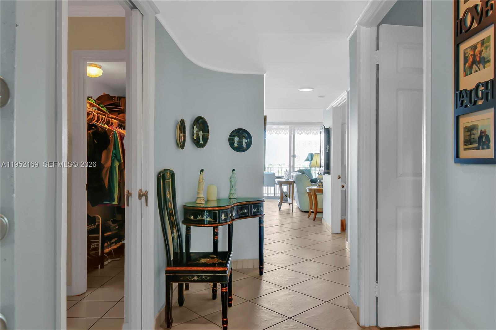 LE LAURIER CONDO - Residential