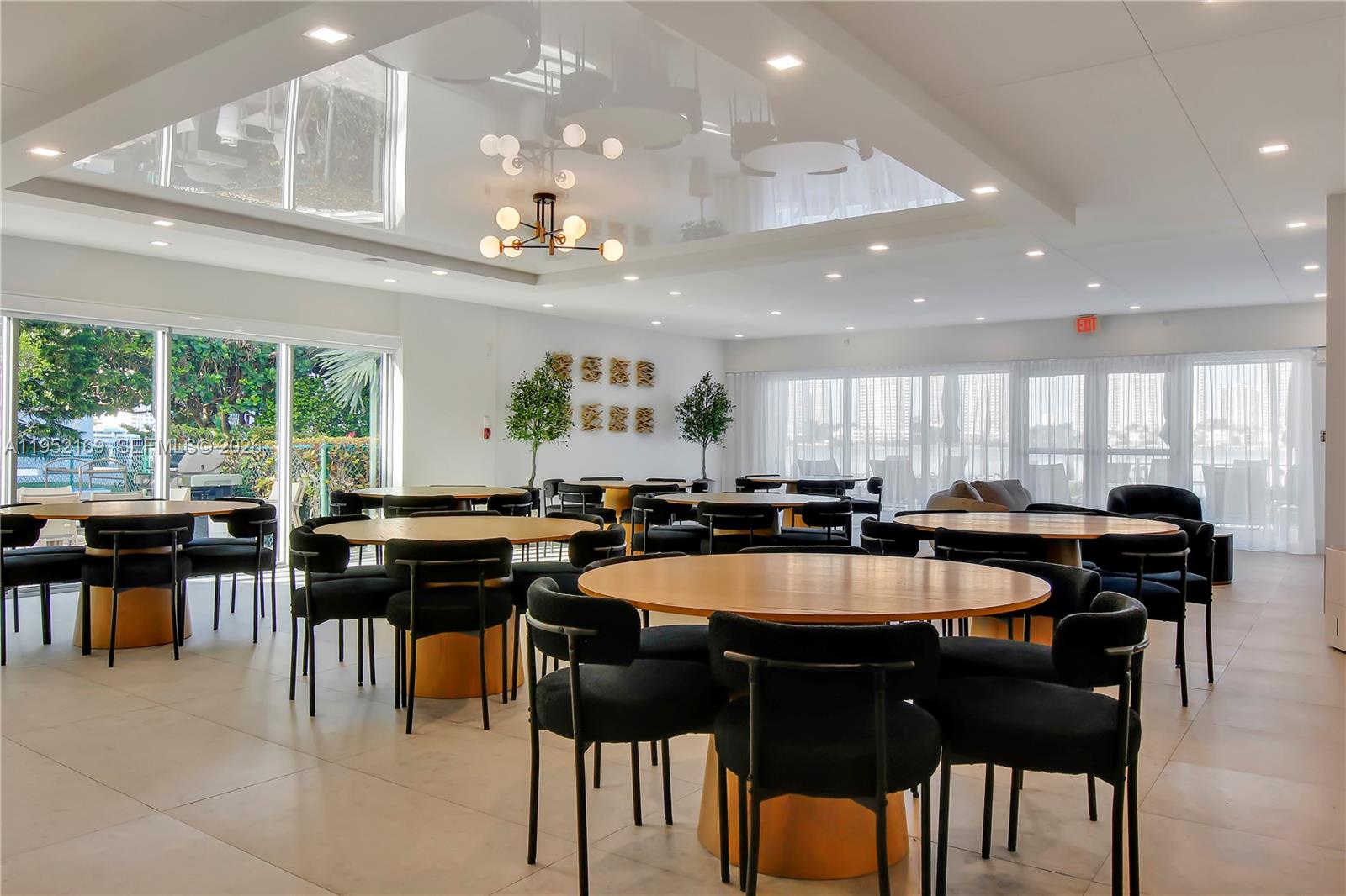 LE LAURIER CONDO - Residential