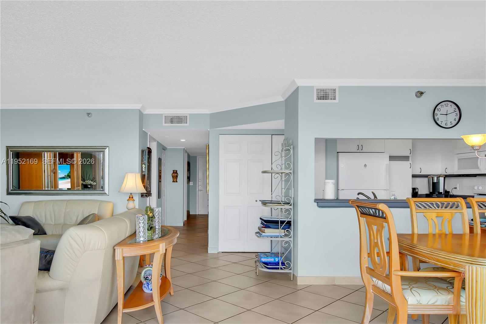 LE LAURIER CONDO - Residential