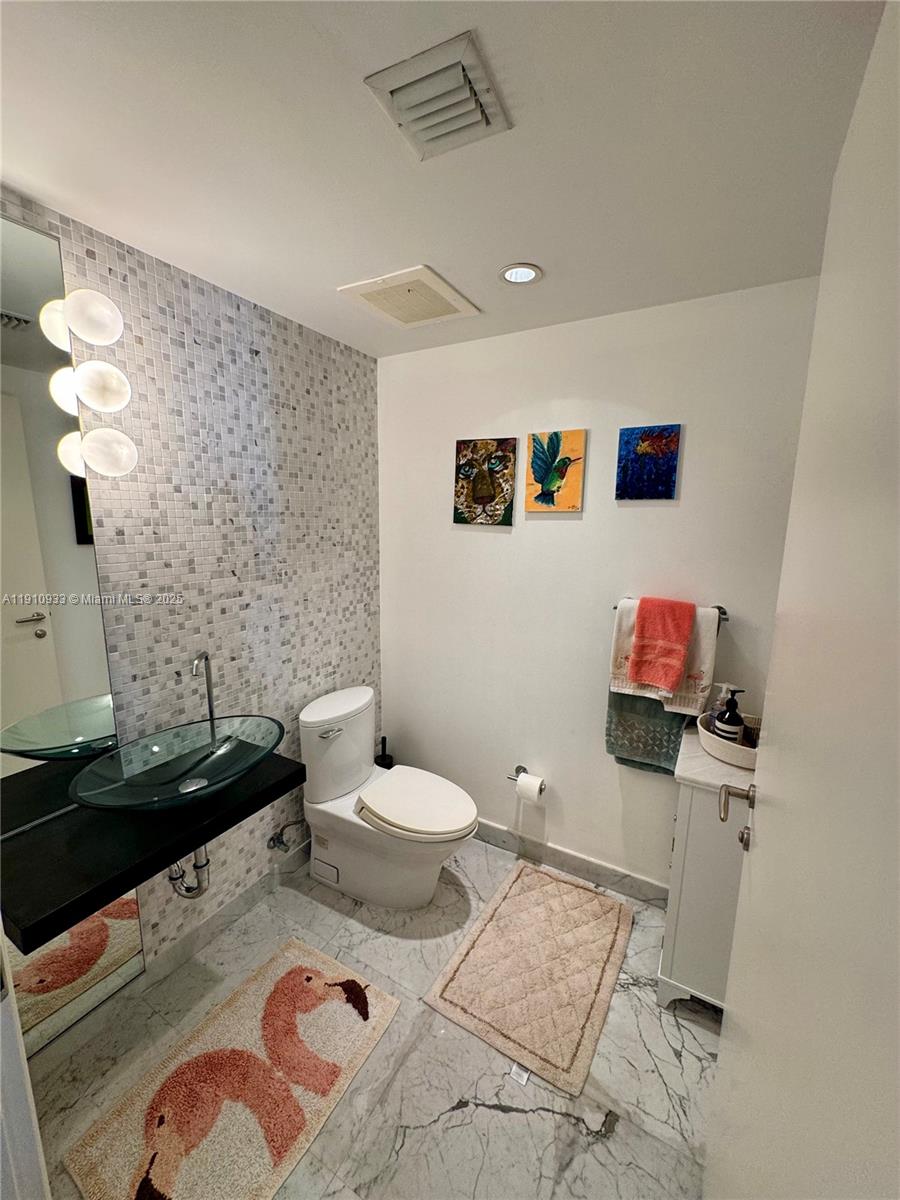 EPIC WEST CONDO - Residential Lease