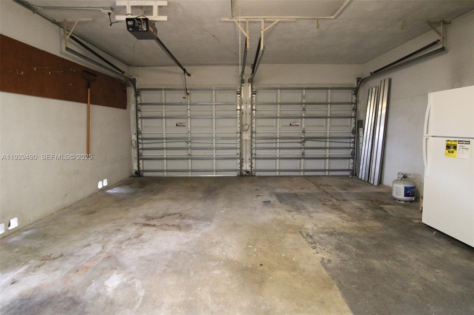 OAKLAND ACRES - Residential Lease