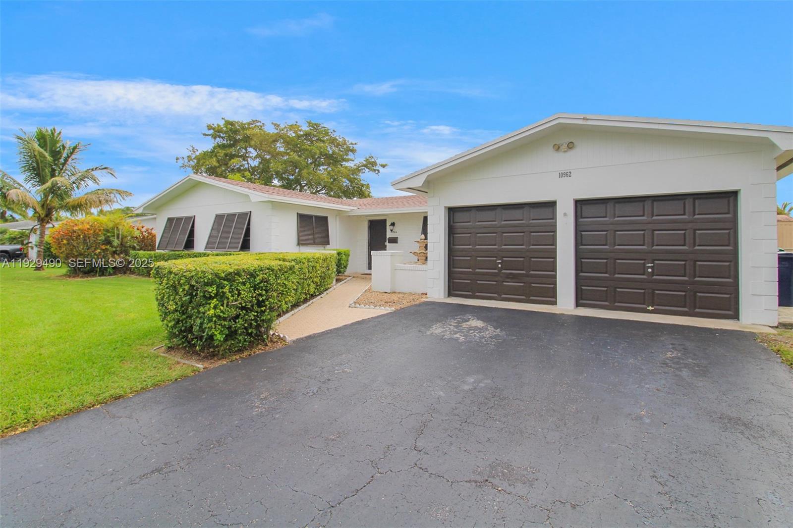 OAKLAND ACRES - Residential Lease