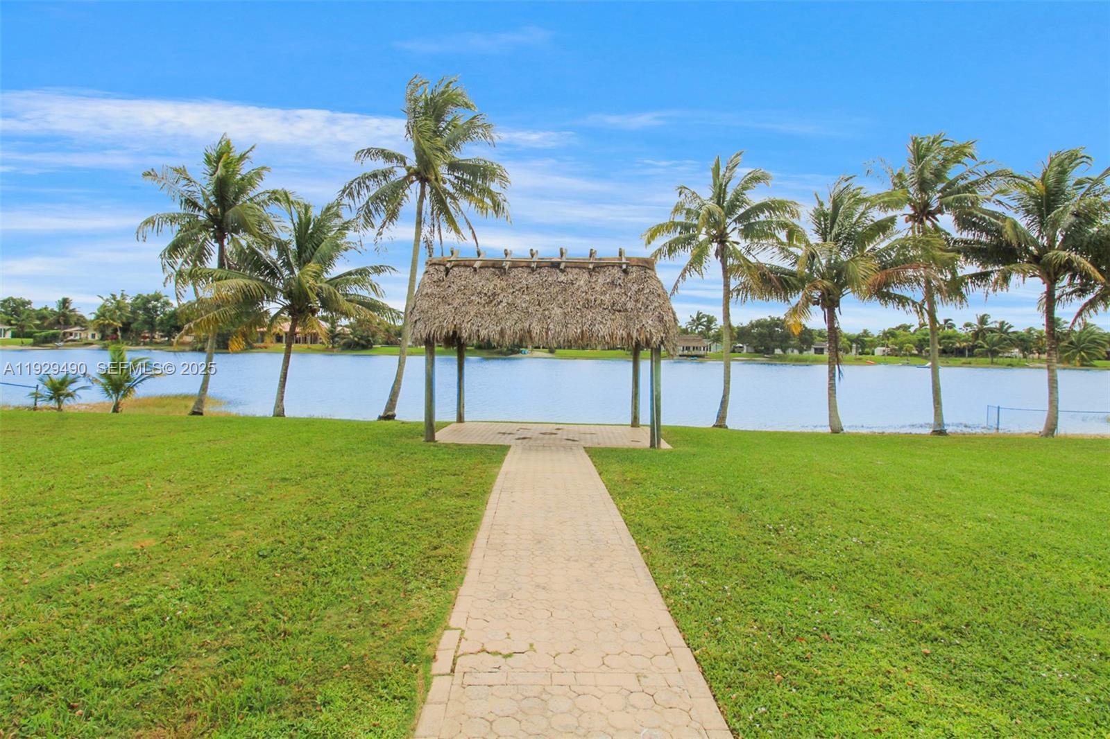 OAKLAND ACRES - Residential Lease