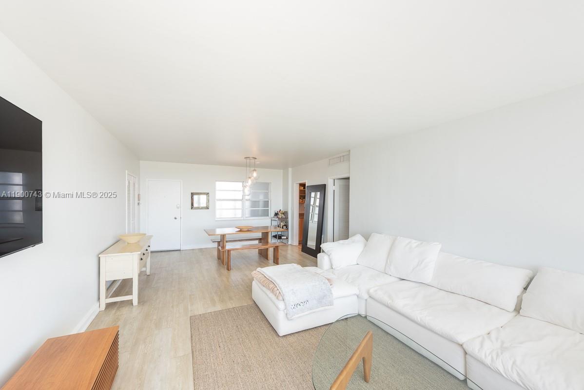 9101 E Bay Harbor Dr 701