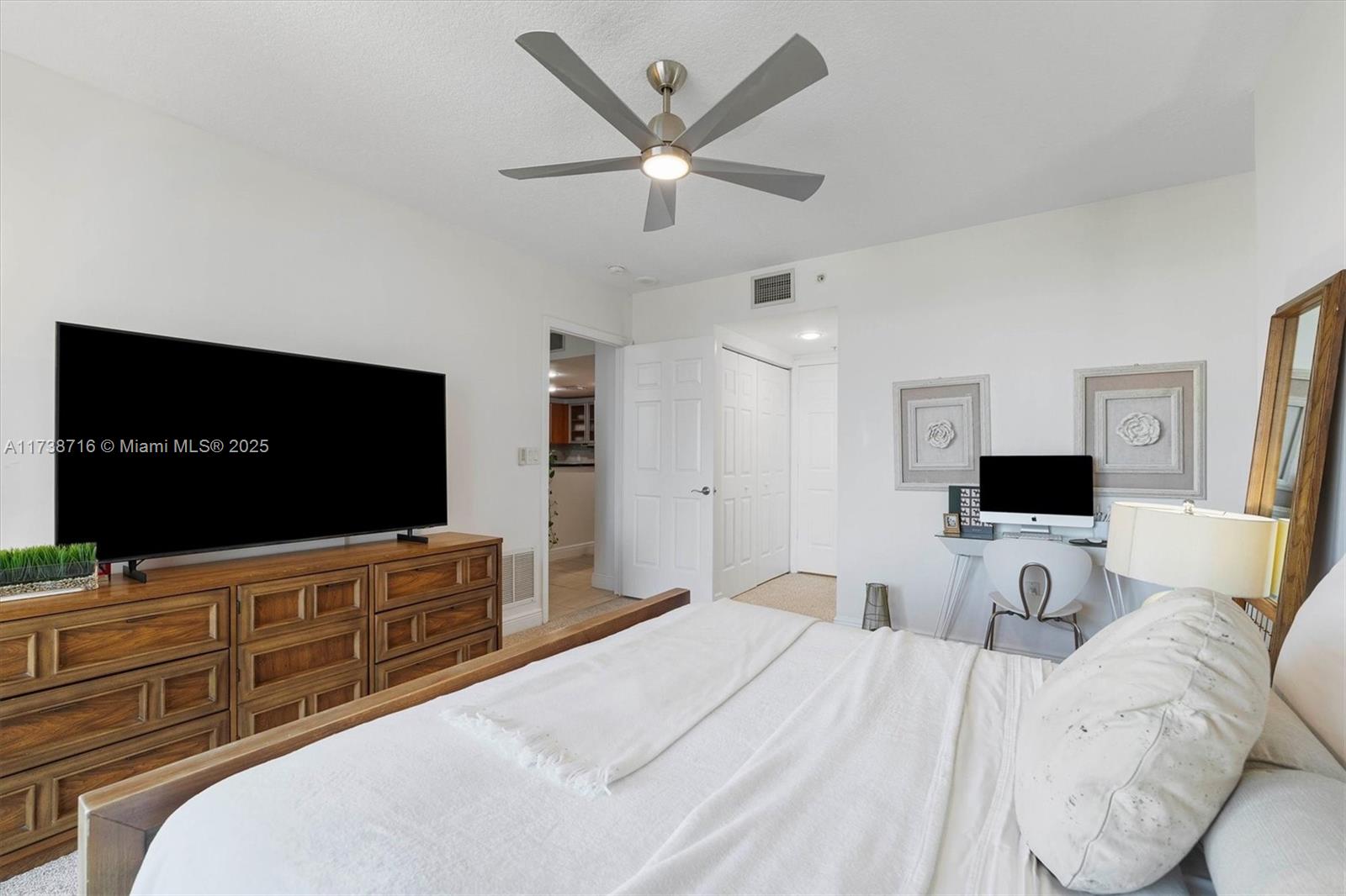 610 CLEMATIS CONDO - Residential