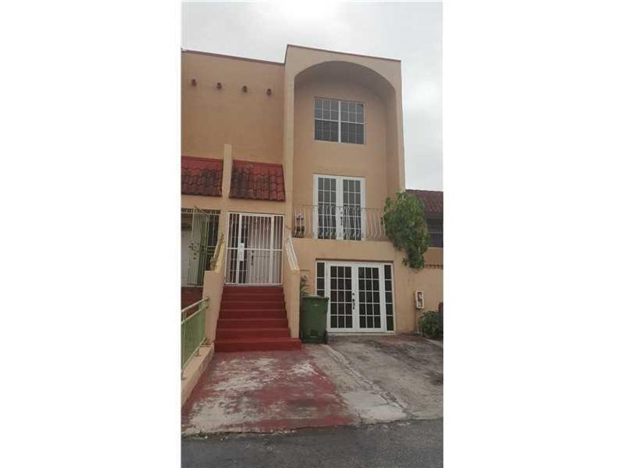 3 Beds 2 1/2 Bath electricity and water included, 2 parking spaces. All tile.  Section 8 Welcome !!!