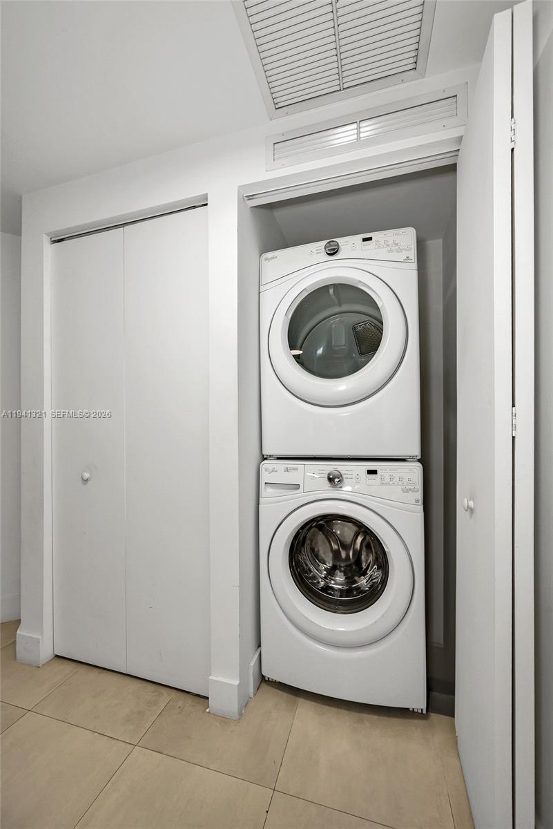 ARIA ON THE BAY CONDO - Residential