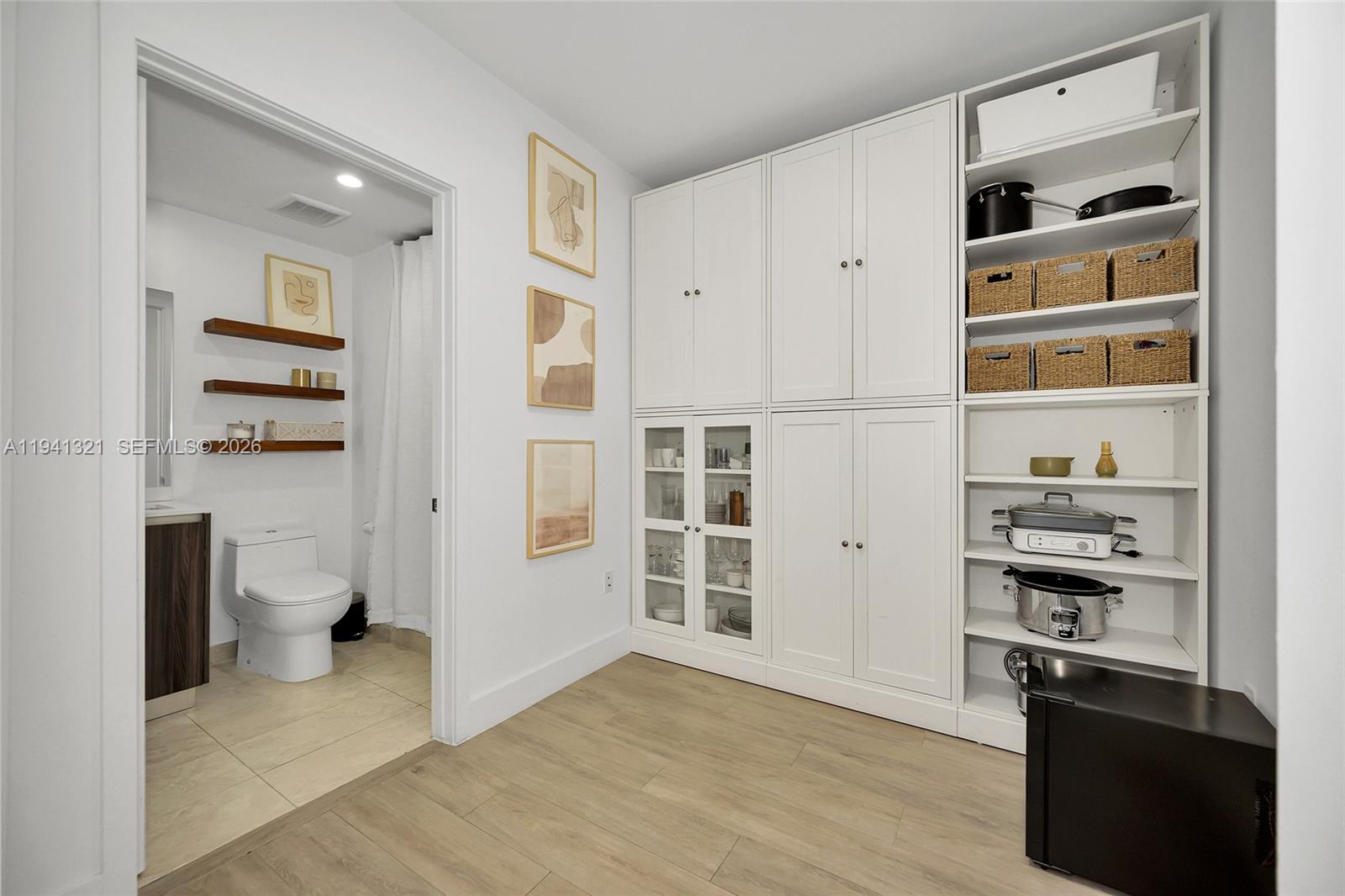 ARIA ON THE BAY CONDO - Residential