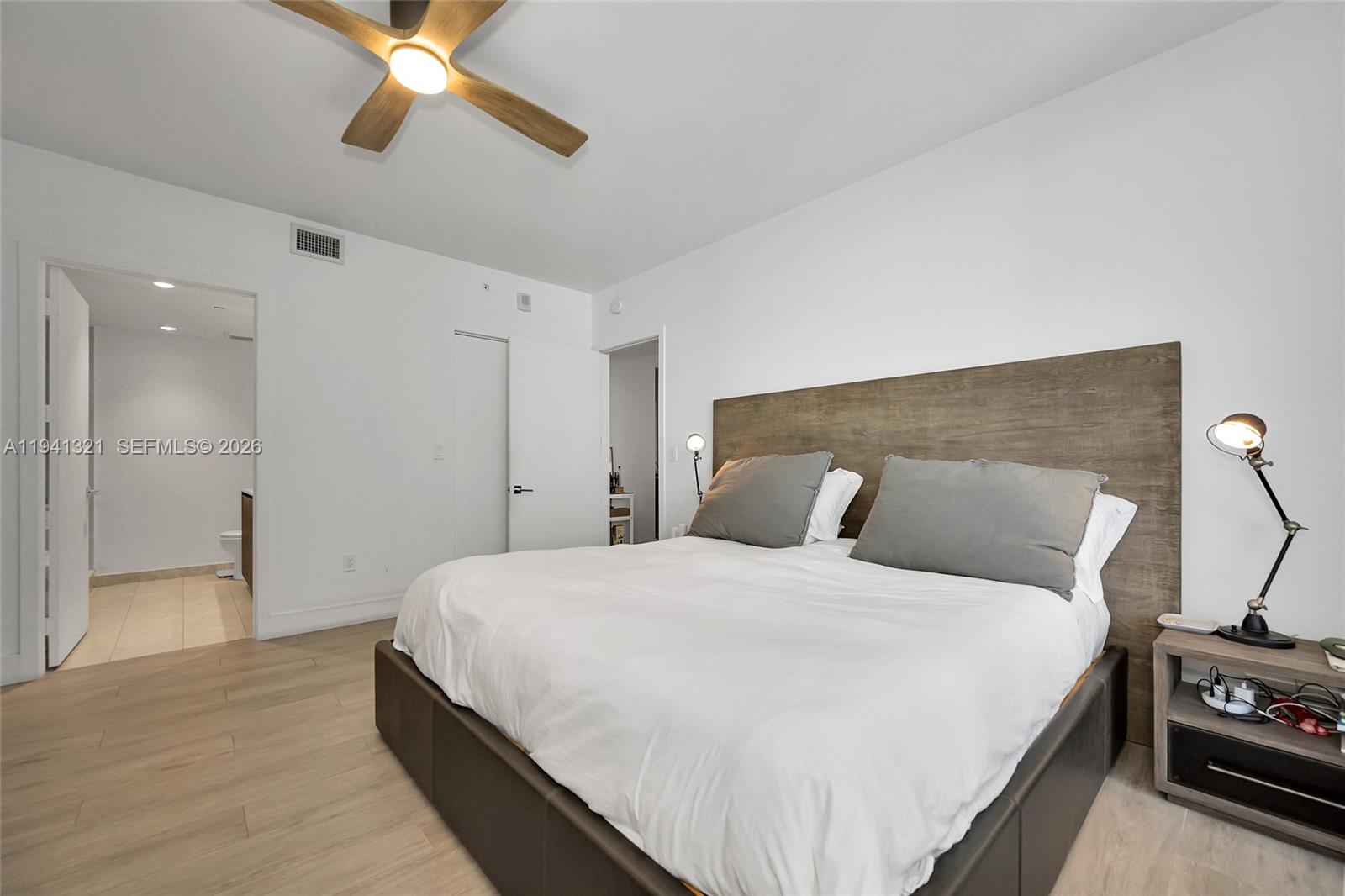 ARIA ON THE BAY CONDO - Residential