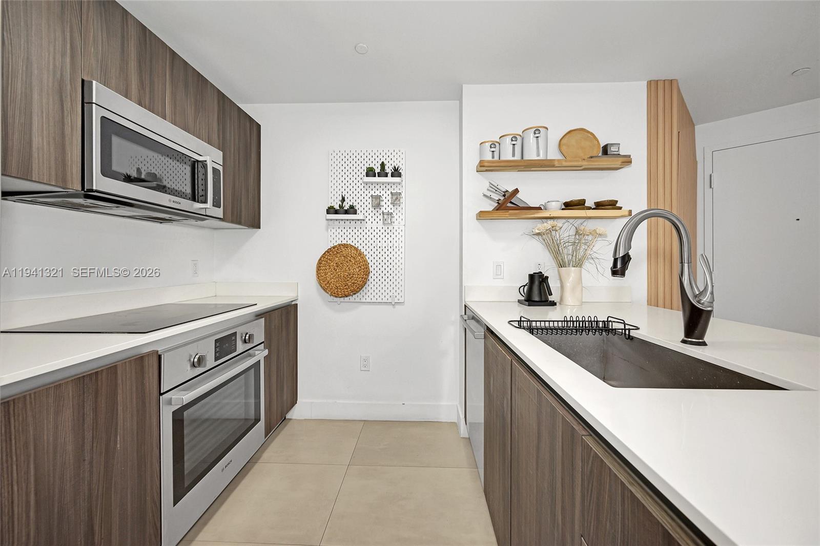 ARIA ON THE BAY CONDO - Residential