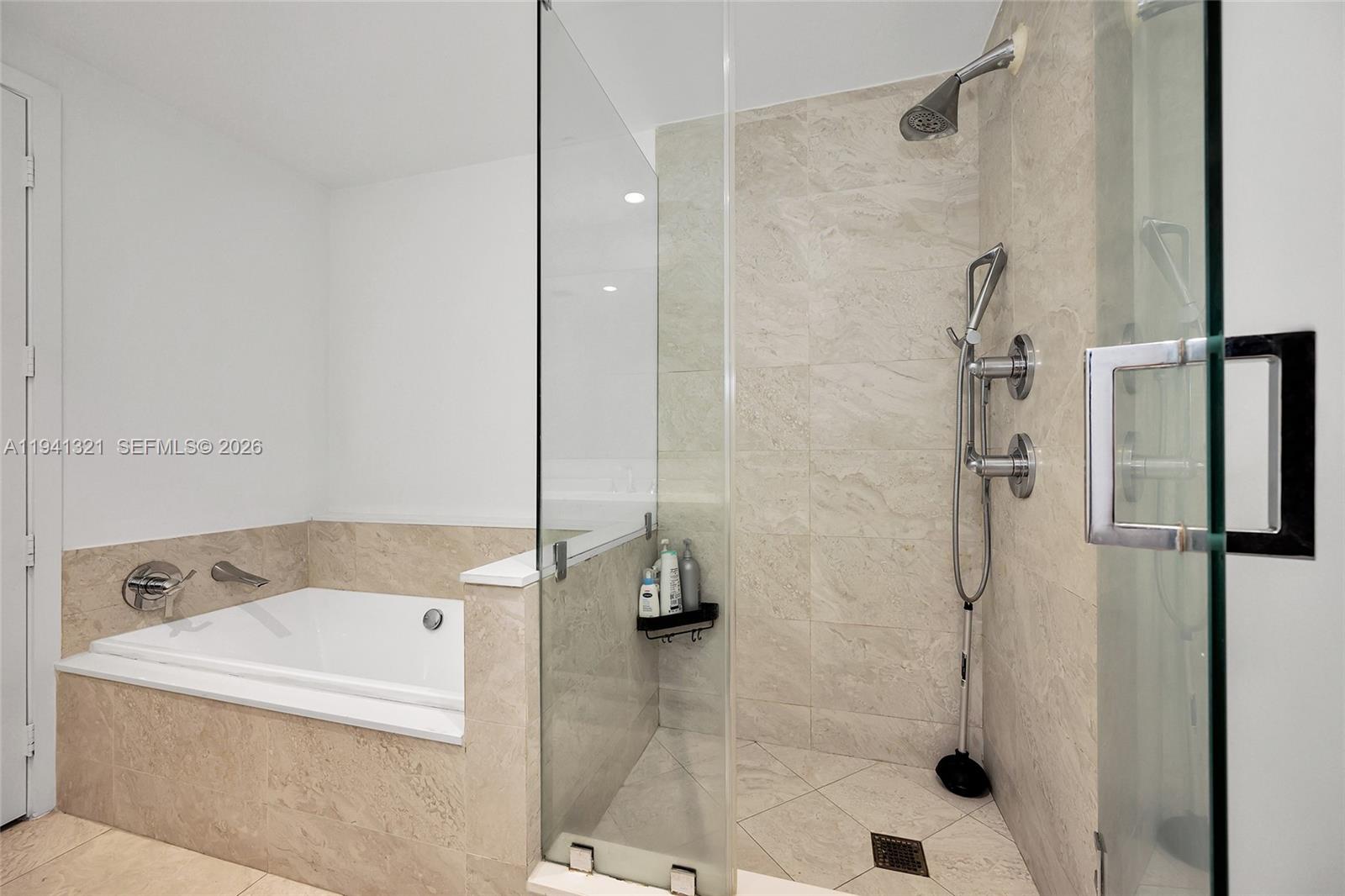 ARIA ON THE BAY CONDO - Residential