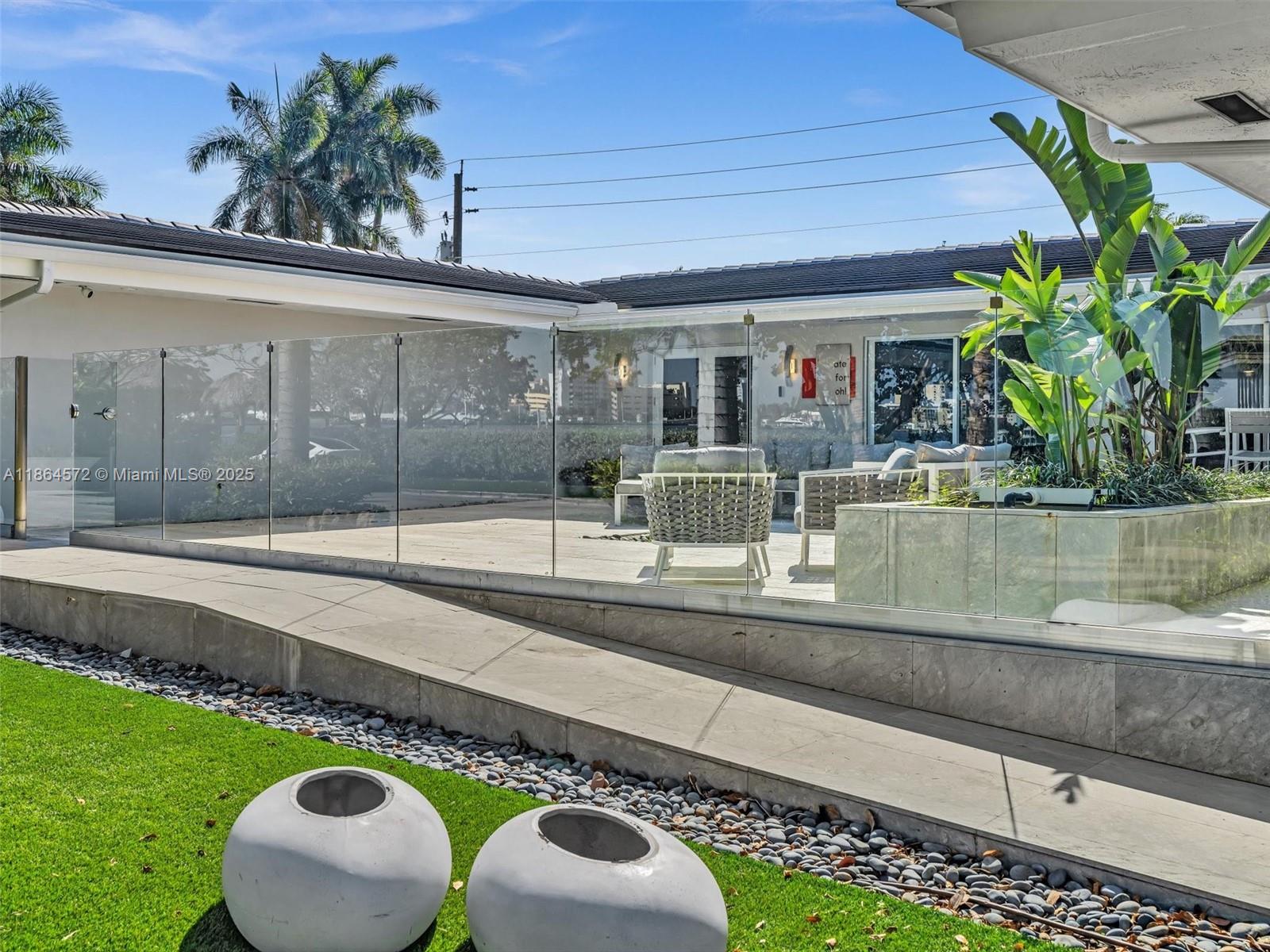 HOLLYWOOD LAKES SECTION - Residential Lease
