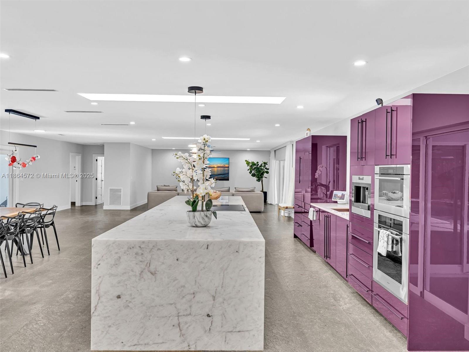HOLLYWOOD LAKES SECTION - Residential Lease