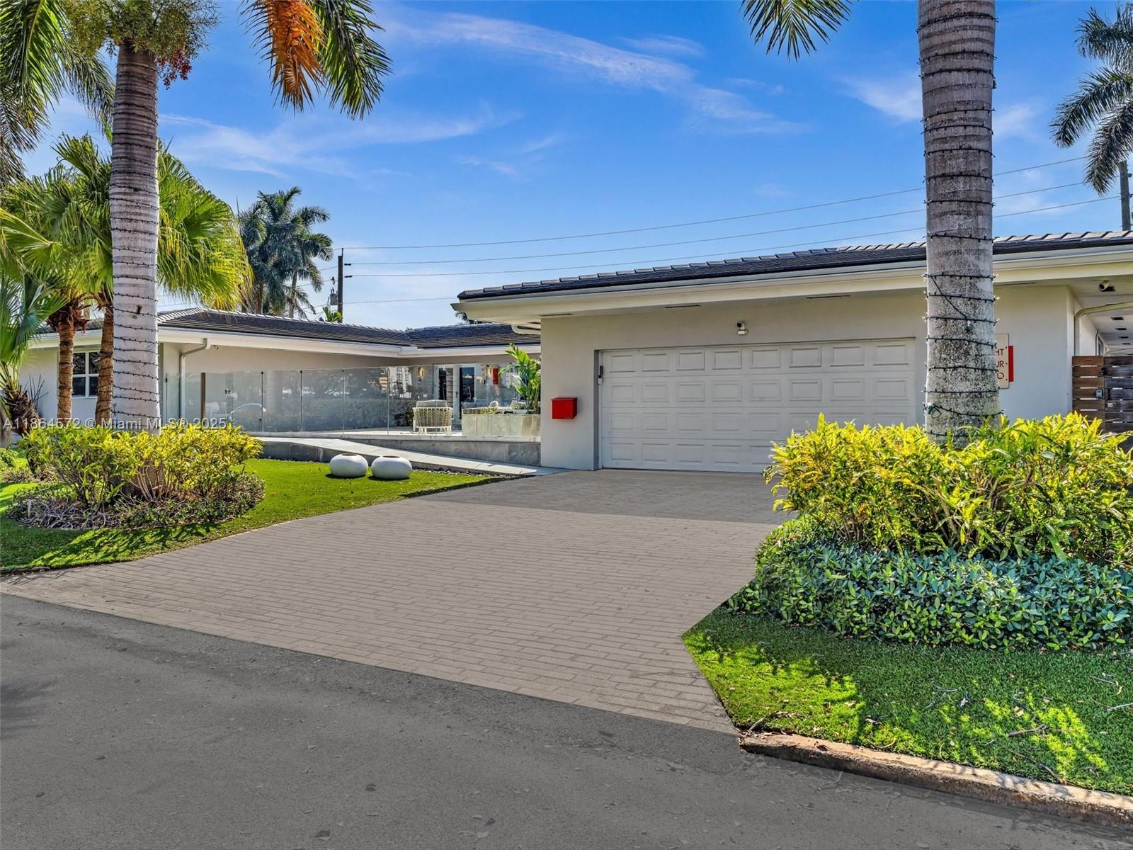 HOLLYWOOD LAKES SECTION - Residential Lease