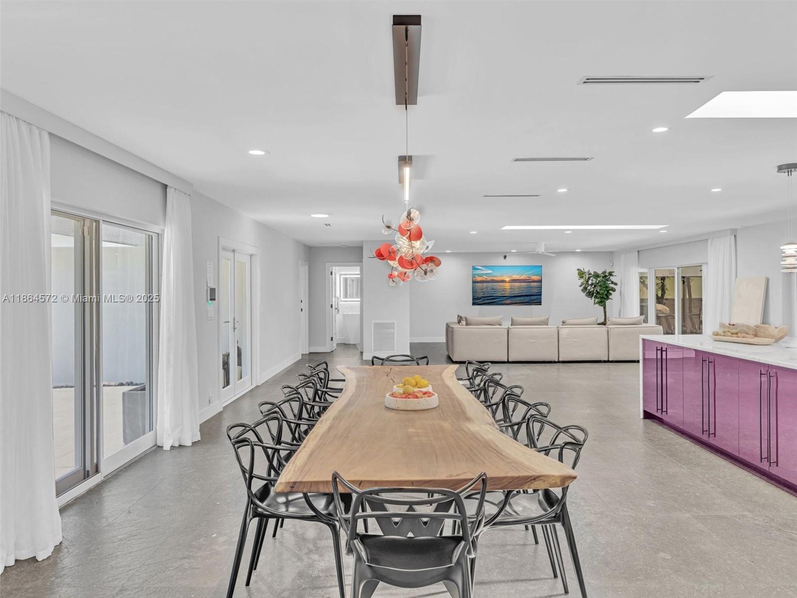 HOLLYWOOD LAKES SECTION - Residential Lease