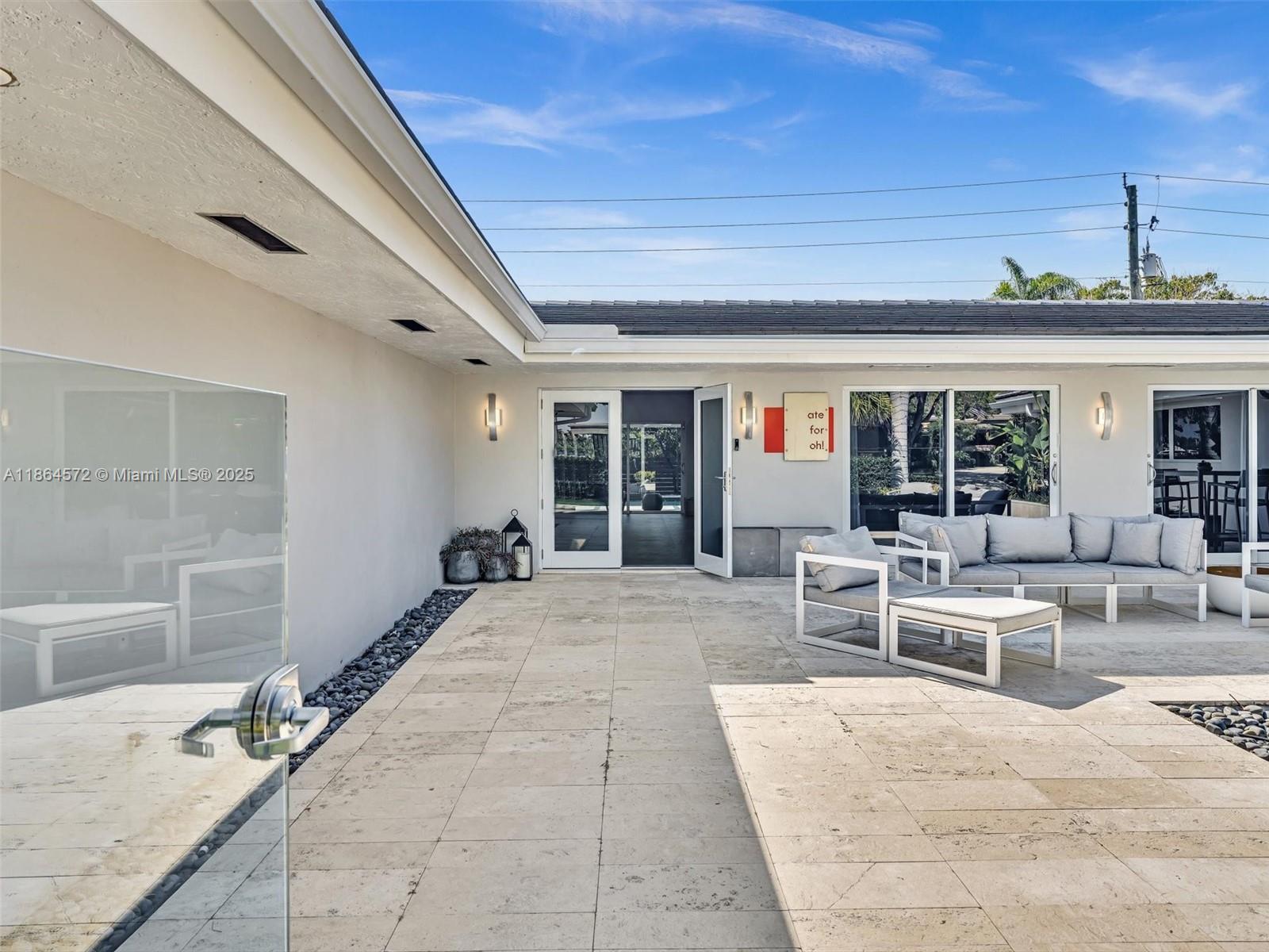 HOLLYWOOD LAKES SECTION - Residential Lease