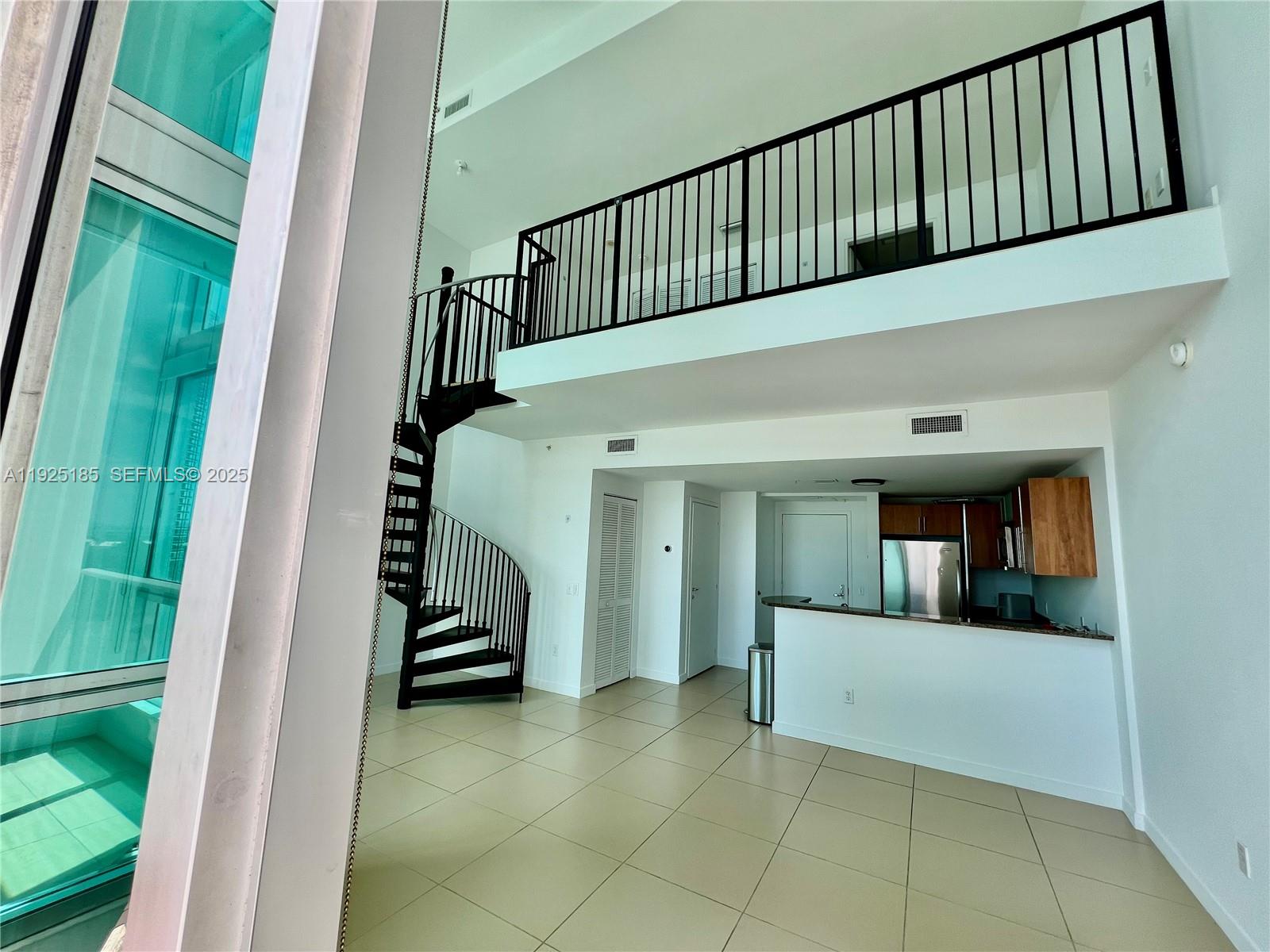 300 S Biscayne Blvd Loft 1028