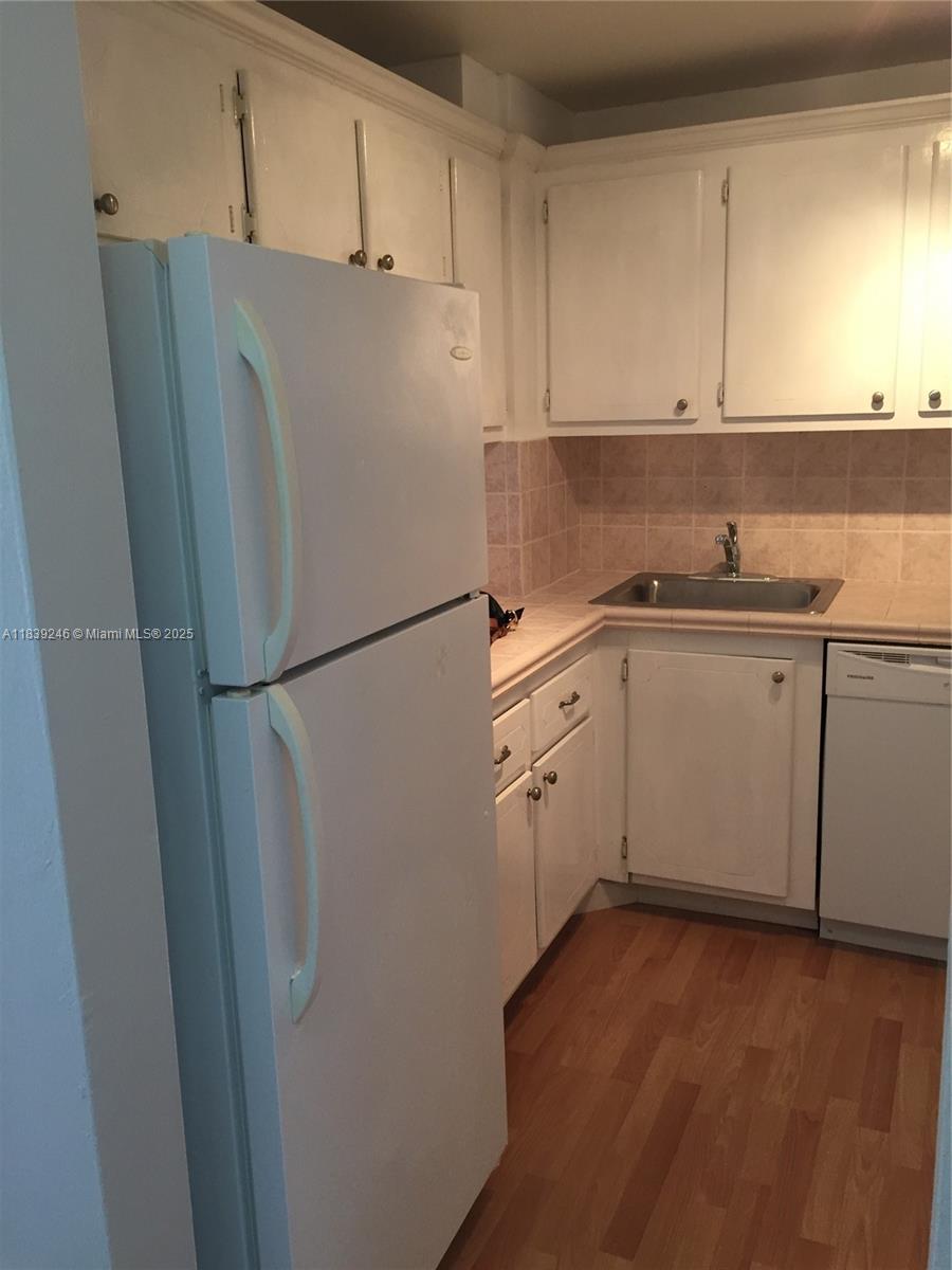1000 Michigan Ave 706