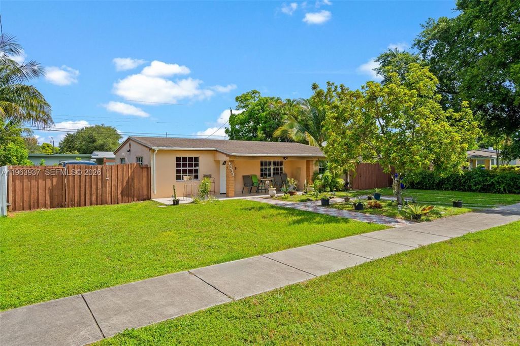 Photo of 6233 Rodman St, Hollywood, FL 33023 (MLS # A11963937)