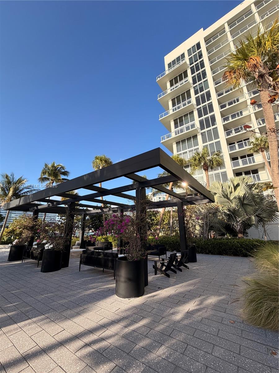 FLAMINGO SOUTH BEACH I CO - Residential Lease