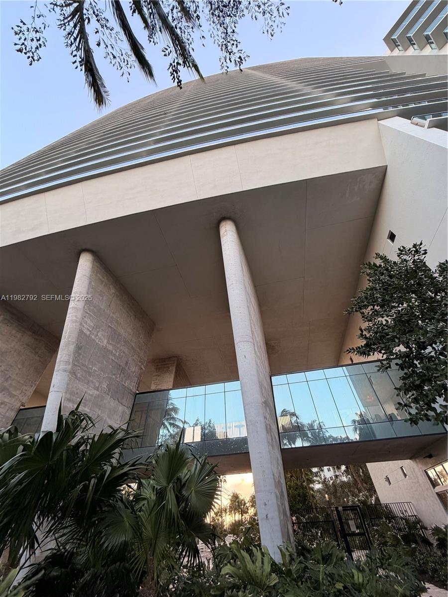 FLAMINGO SOUTH BEACH I CO - Residential Lease