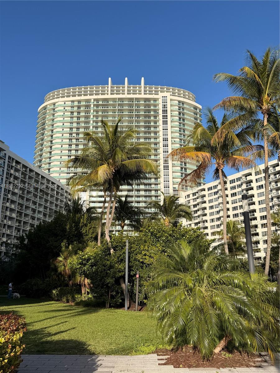 FLAMINGO SOUTH BEACH I CO - Residential Lease