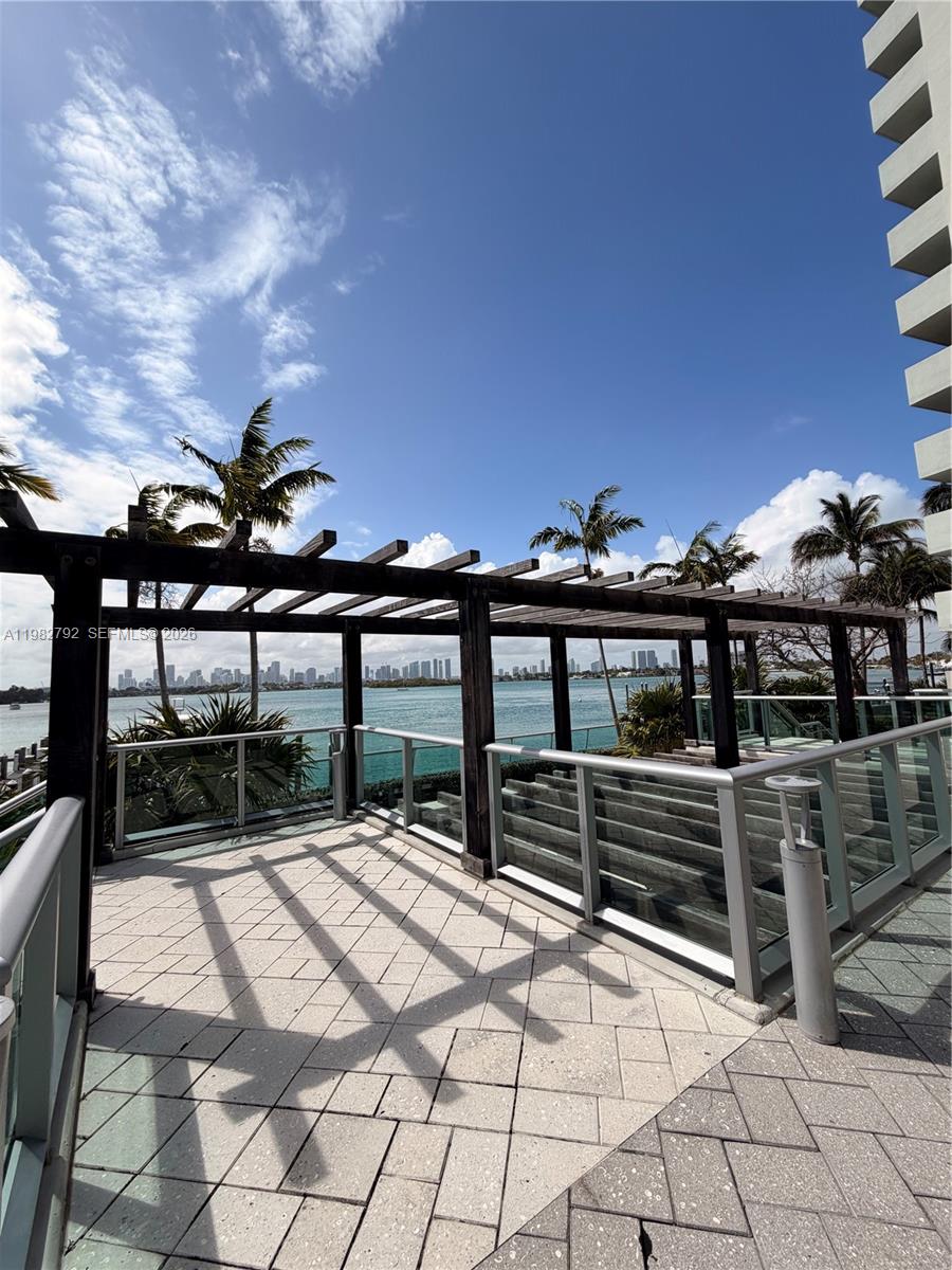 FLAMINGO SOUTH BEACH I CO - Residential Lease