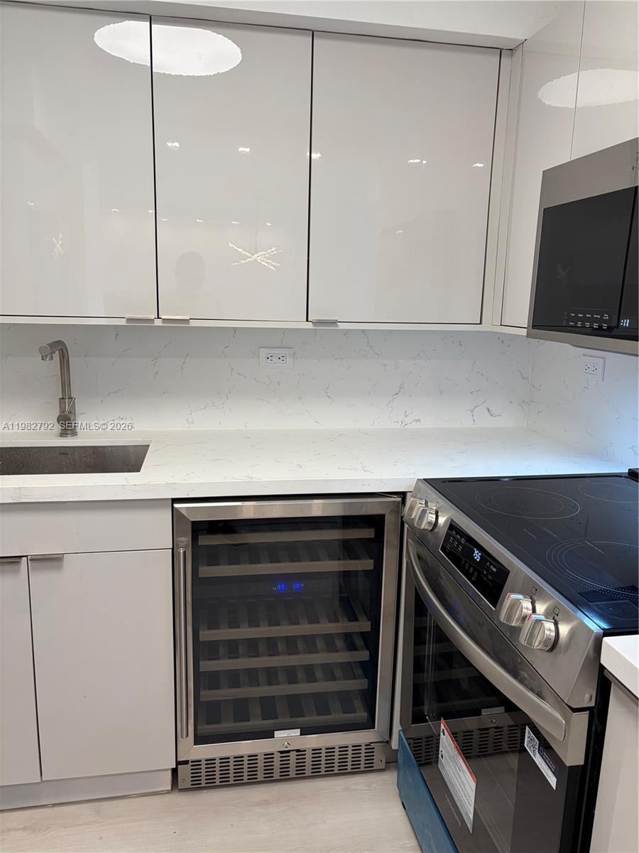 FLAMINGO SOUTH BEACH I CO - Residential Lease