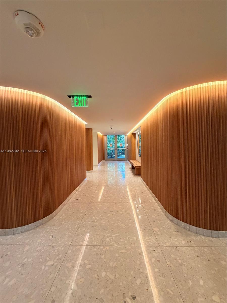 FLAMINGO SOUTH BEACH I CO - Residential Lease