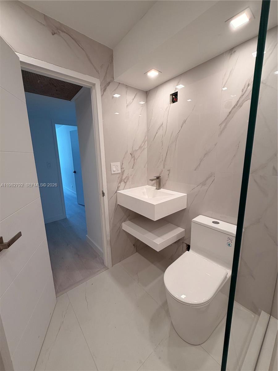 FLAMINGO SOUTH BEACH I CO - Residential Lease