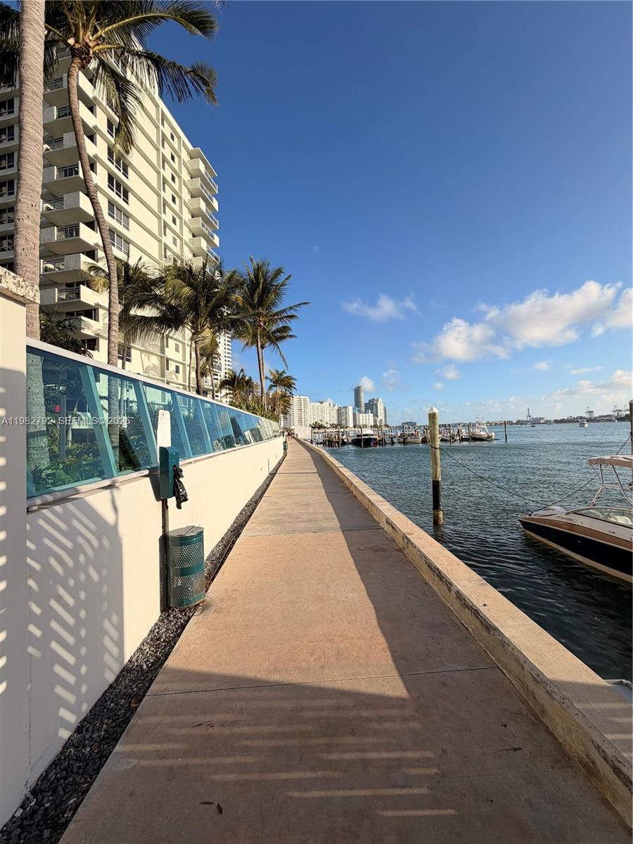 FLAMINGO SOUTH BEACH I CO - Residential Lease
