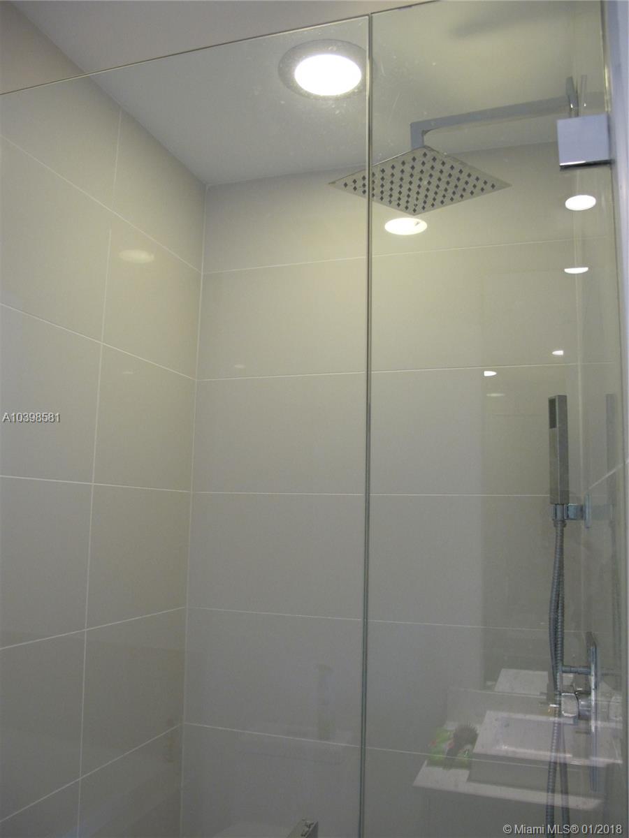 BRICKELL HEIGHTS EAST CON - Residential Lease