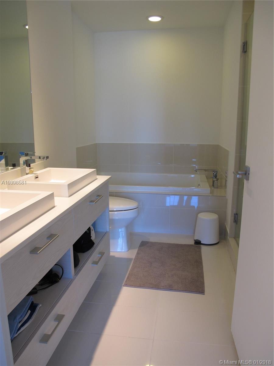 BRICKELL HEIGHTS EAST CON - Residential Lease