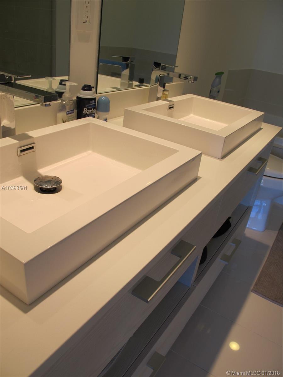 BRICKELL HEIGHTS EAST CON - Residential Lease