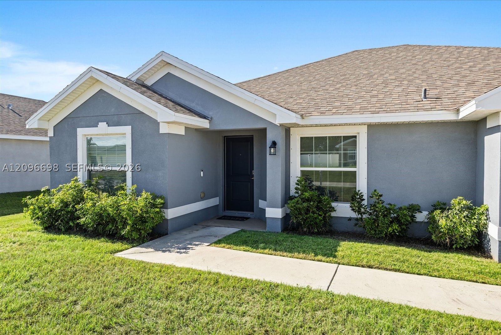 763 Altura St