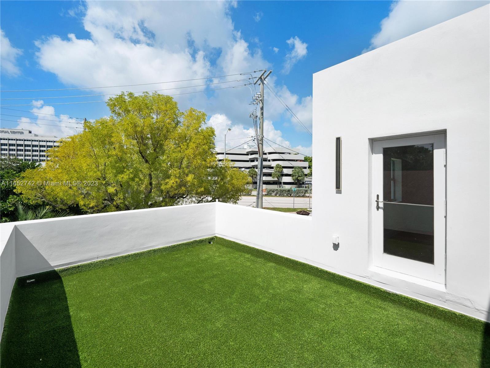 NAUTILUS SUB - Residential