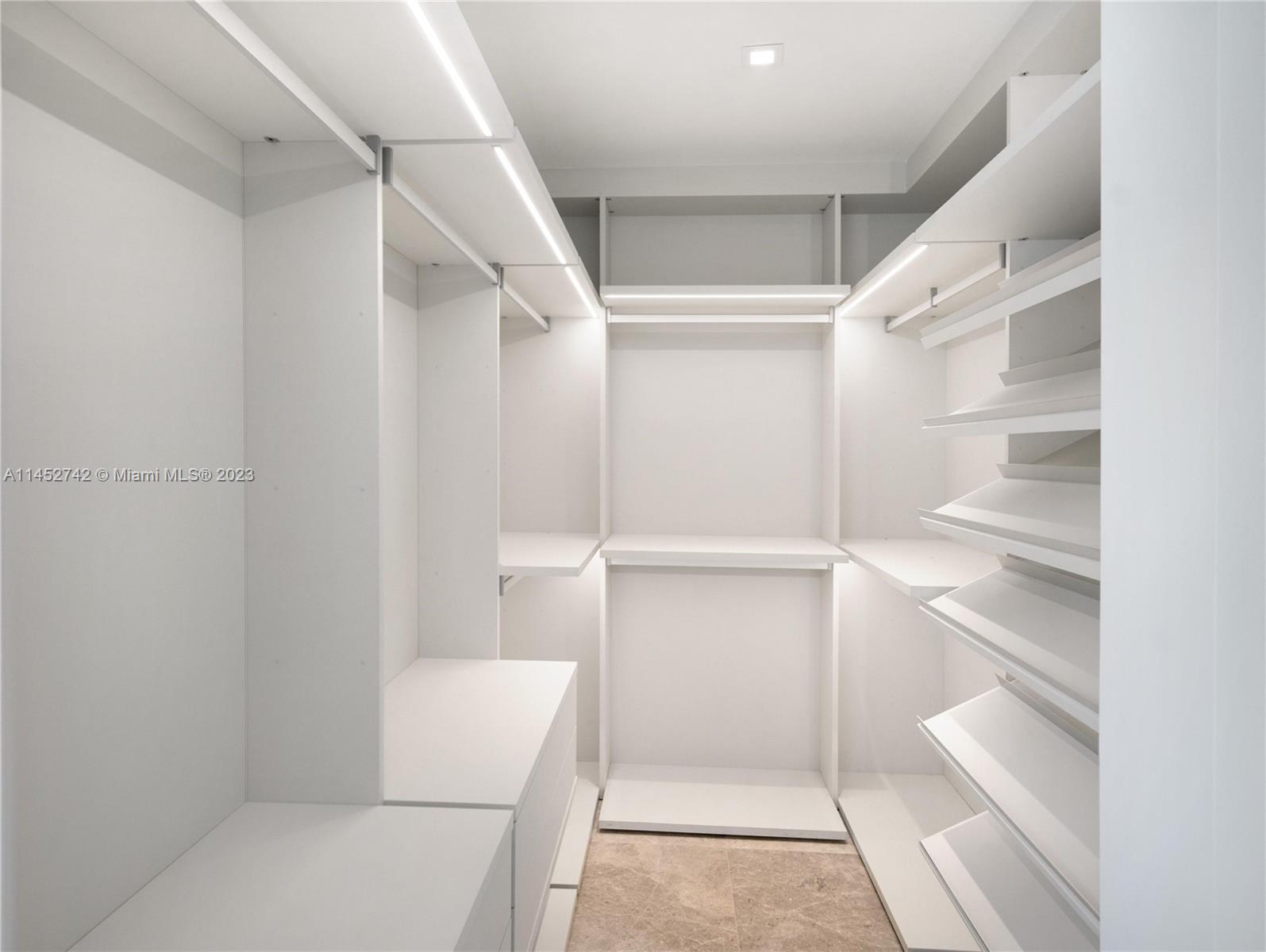 NAUTILUS SUB - Residential