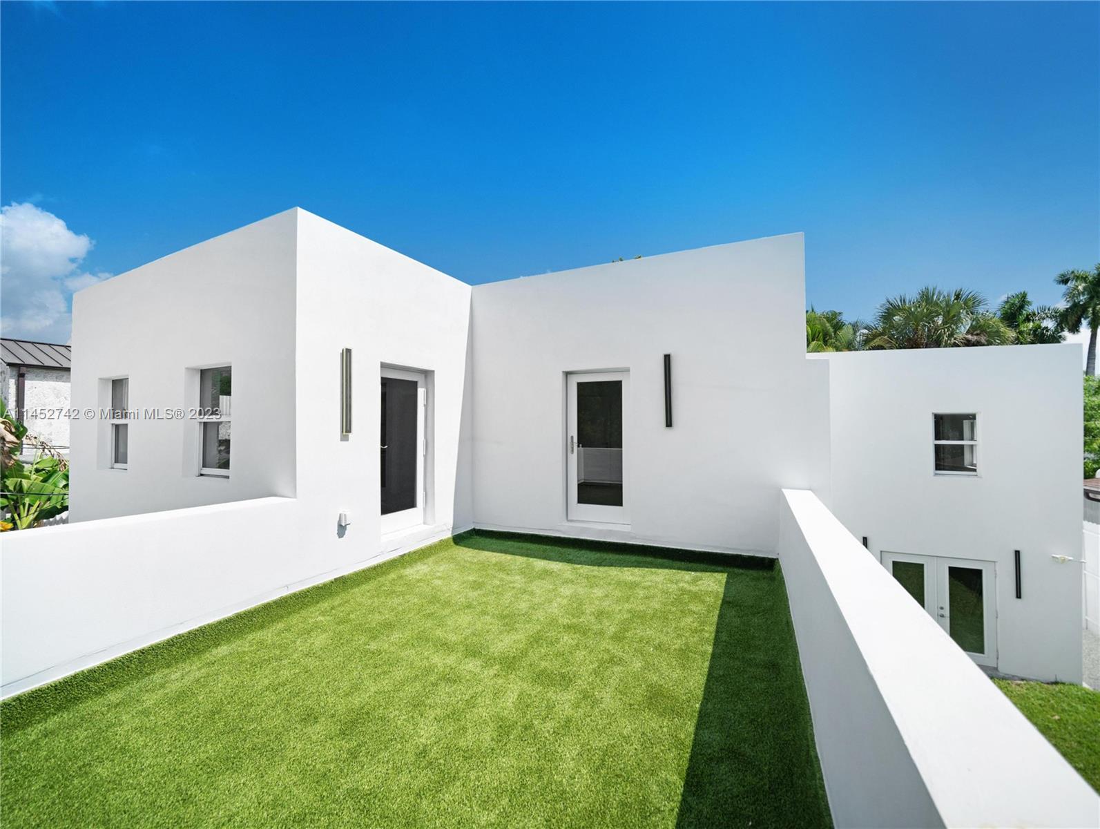 NAUTILUS SUB - Residential