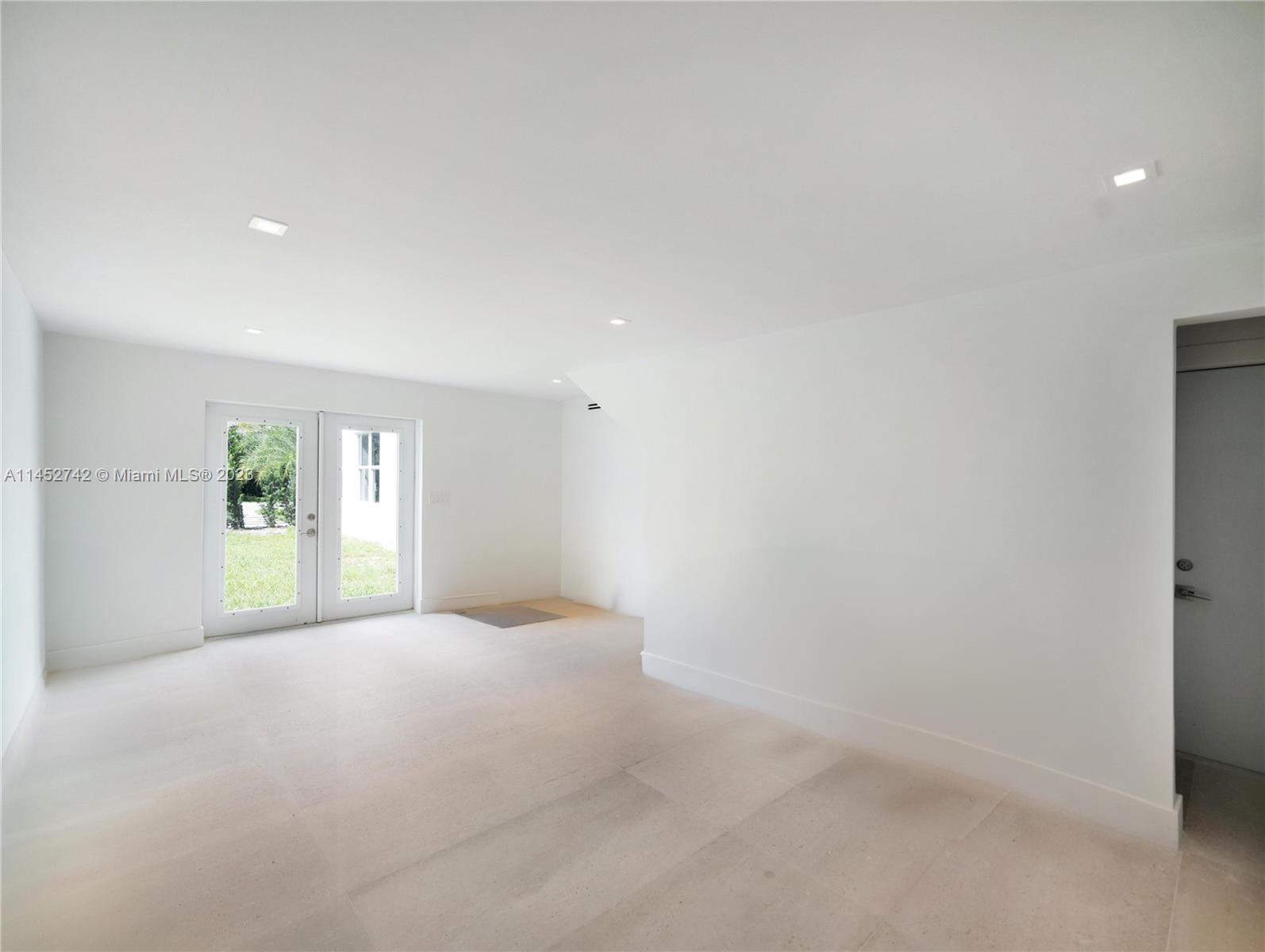 NAUTILUS SUB - Residential