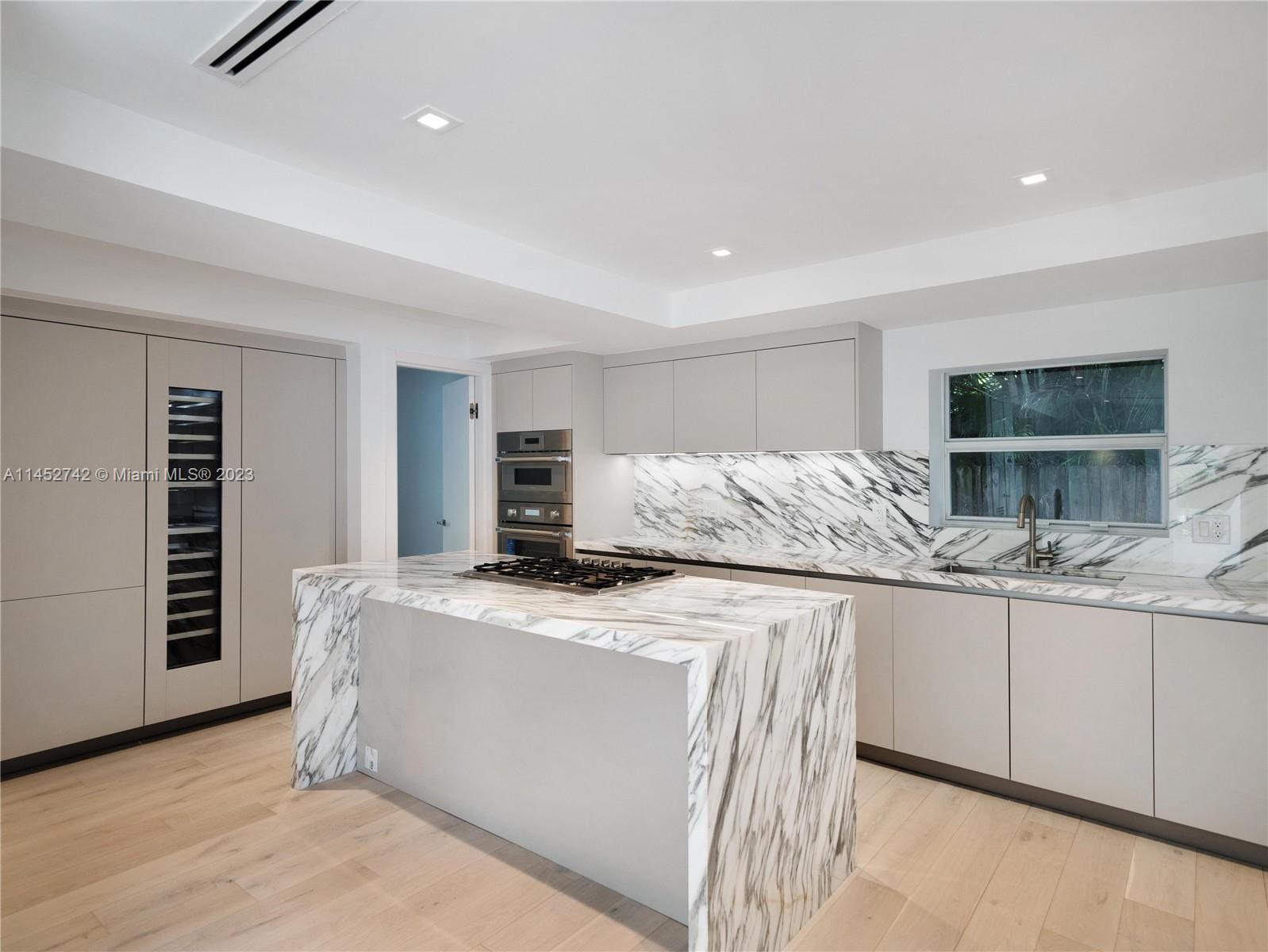 NAUTILUS SUB - Residential