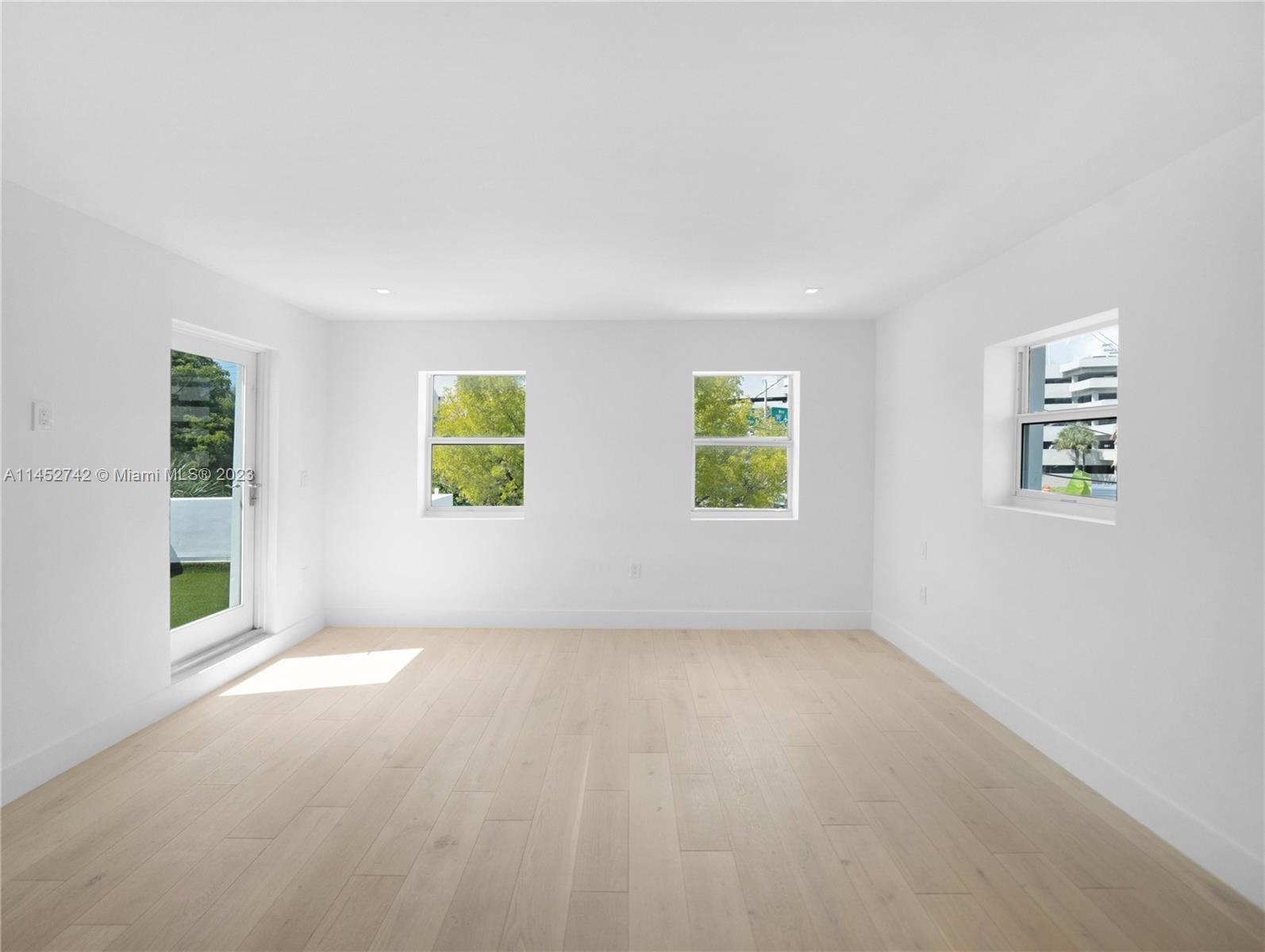 NAUTILUS SUB - Residential