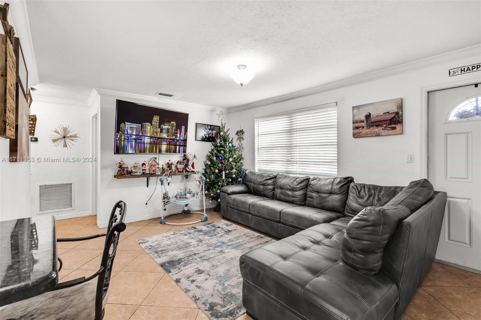 PALM LANE VILLA - Residential