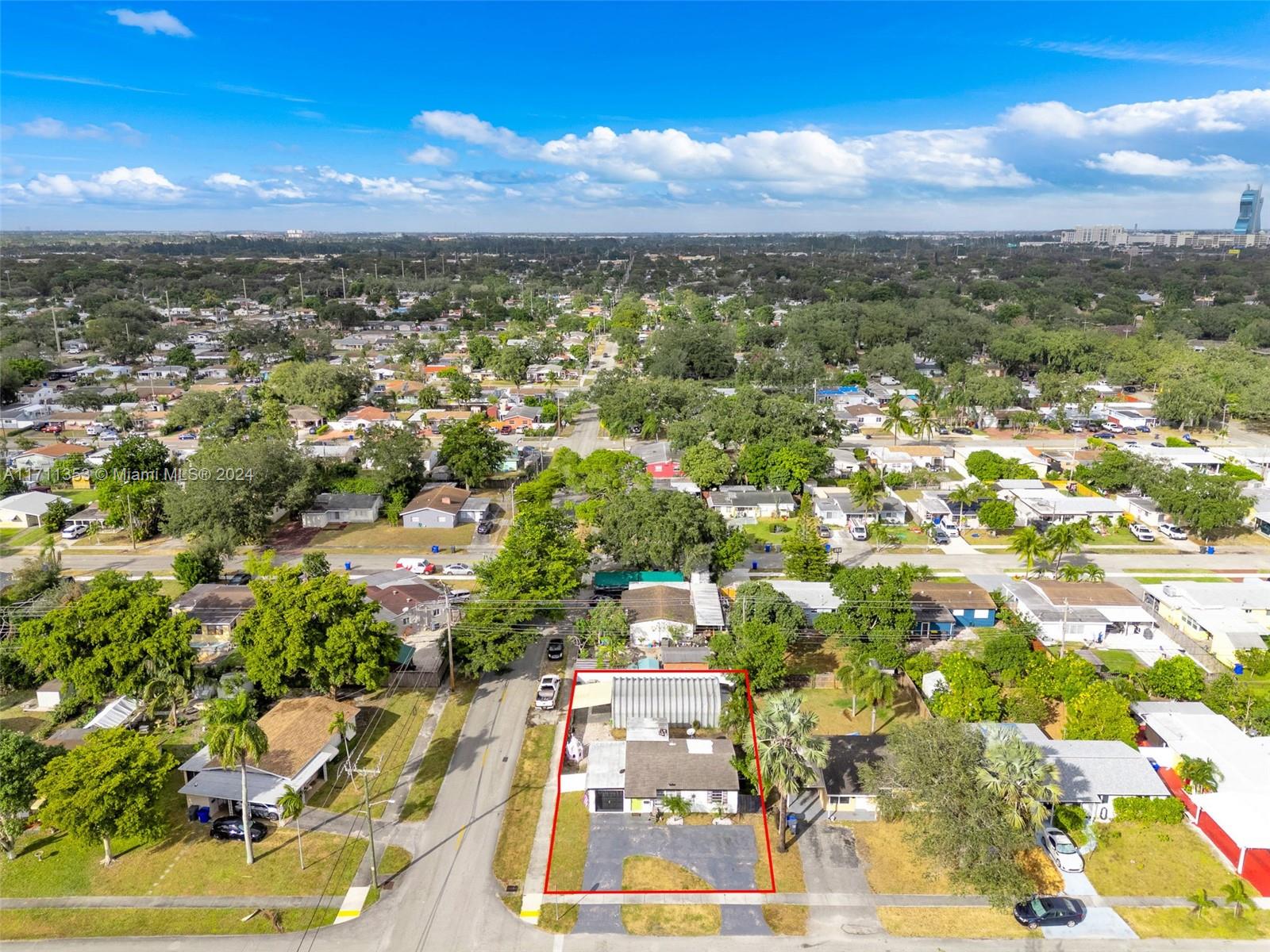 PALM LANE VILLA - Residential