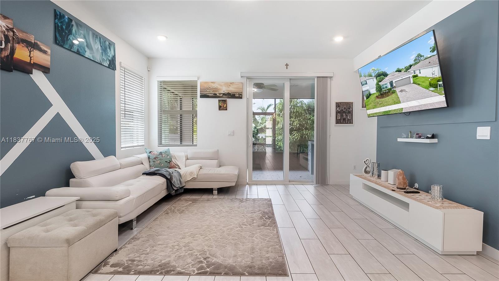 CATALINA ESTATES - Residential