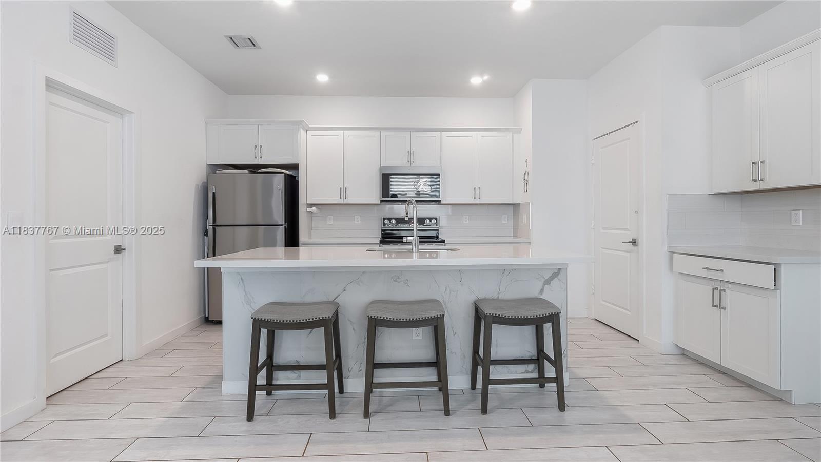 CATALINA ESTATES - Residential