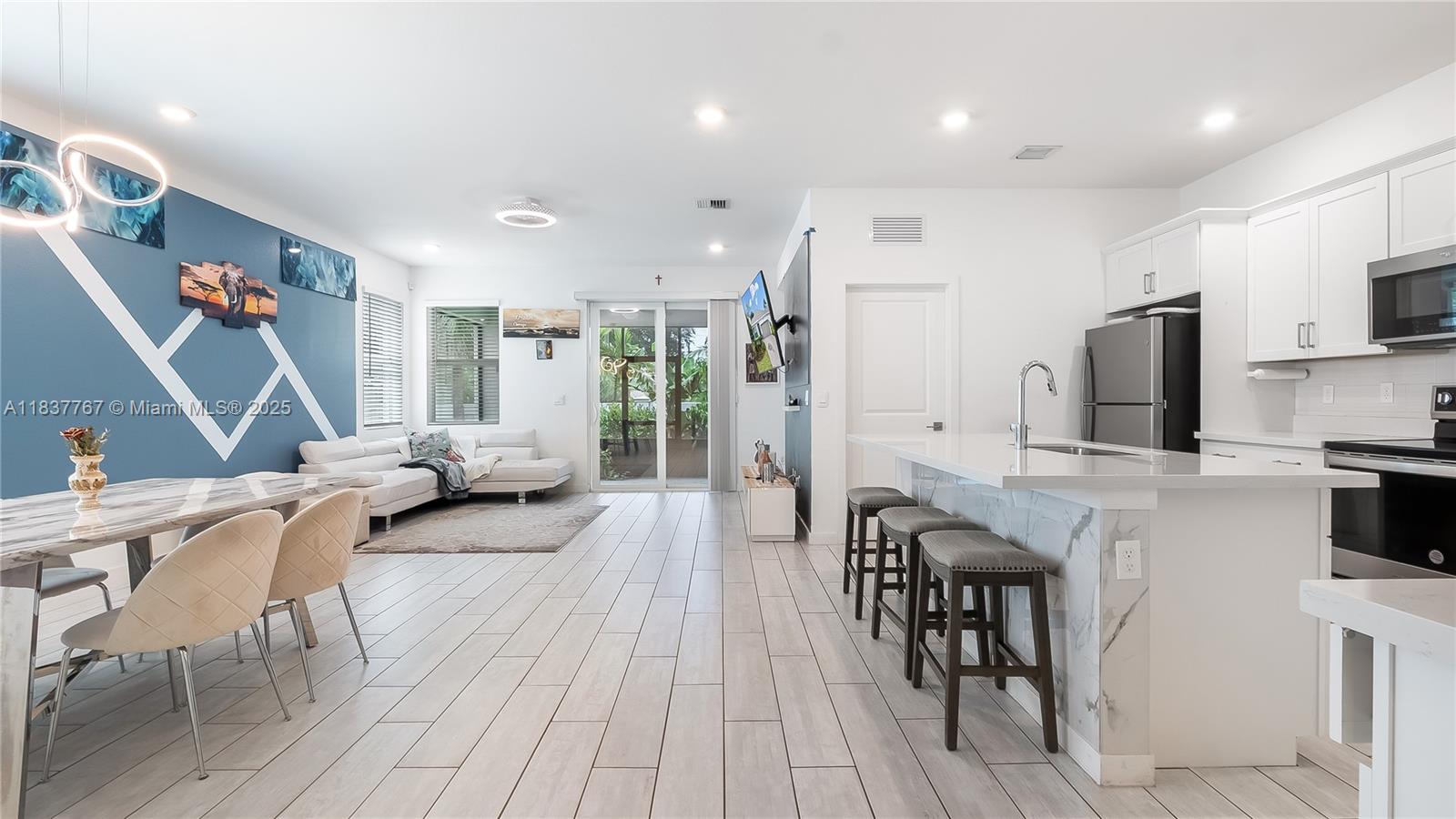 CATALINA ESTATES - Residential