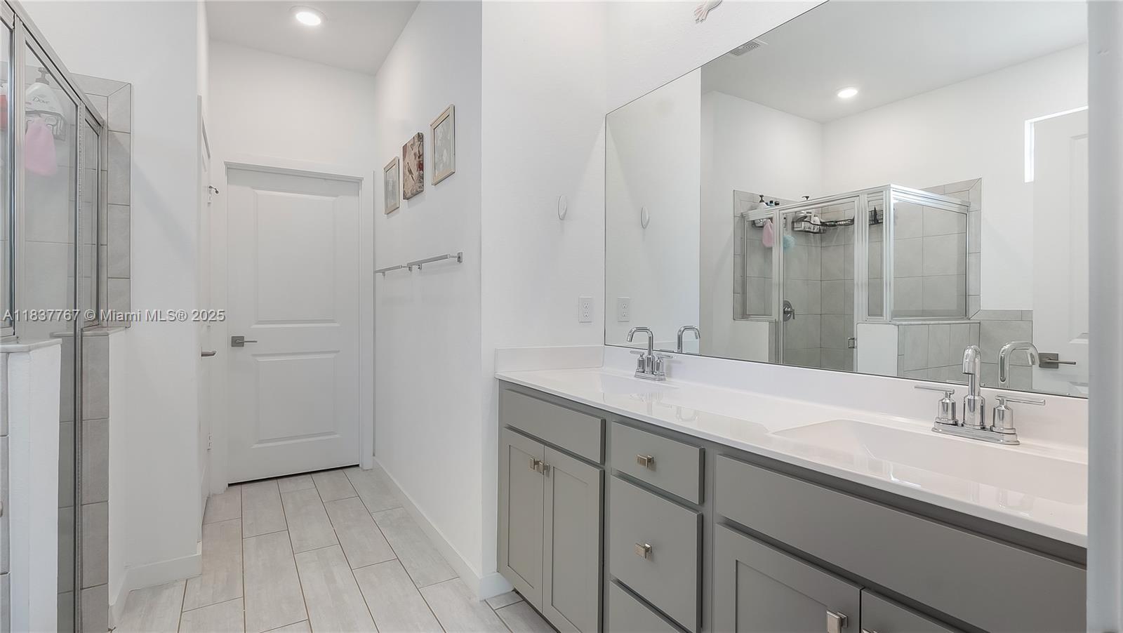 CATALINA ESTATES - Residential