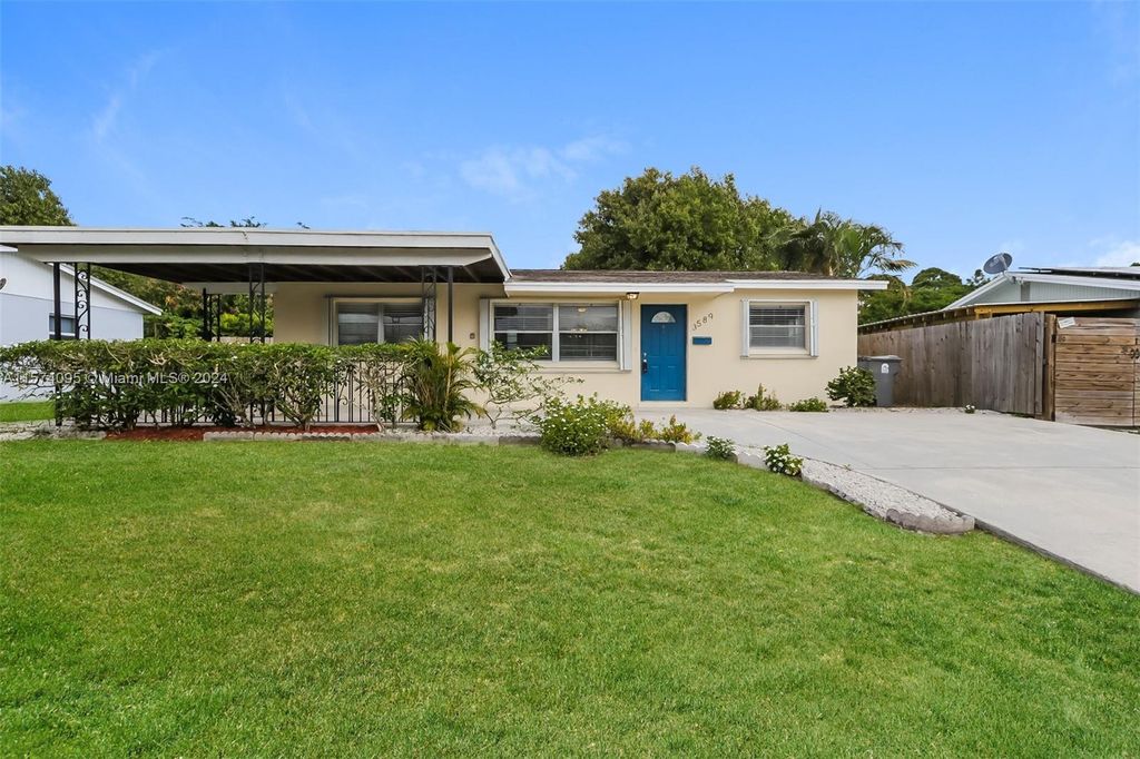 Photo of 3589 Island Rd, Palm Beach Gardens, FL 33410 (MLS # A11574095)